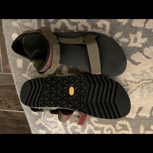 Mens teva sandals
